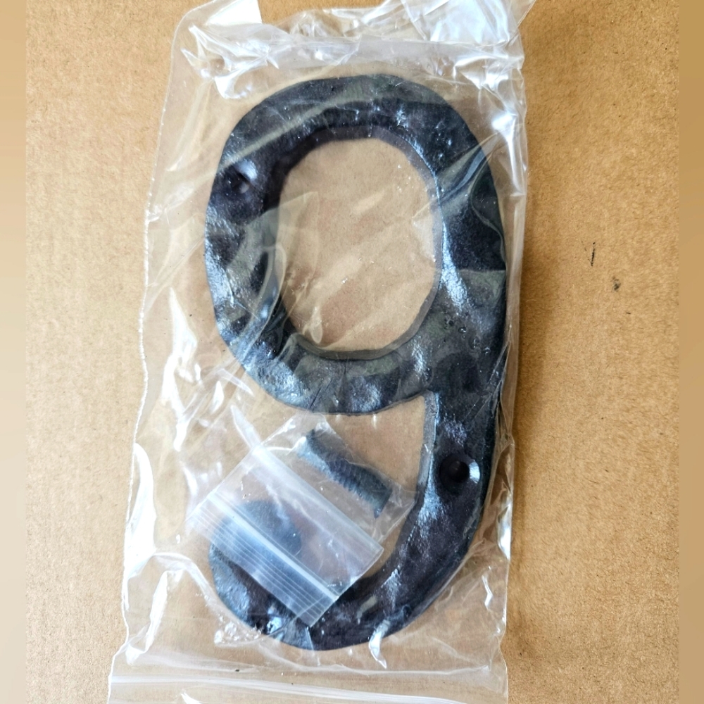 House Numbers 9 or 6 - 2 included NIB Metal Iron Looking